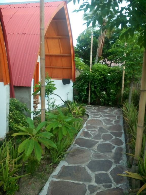 Aloe Vera Bungalows Apartamento Gili Air Exterior foto